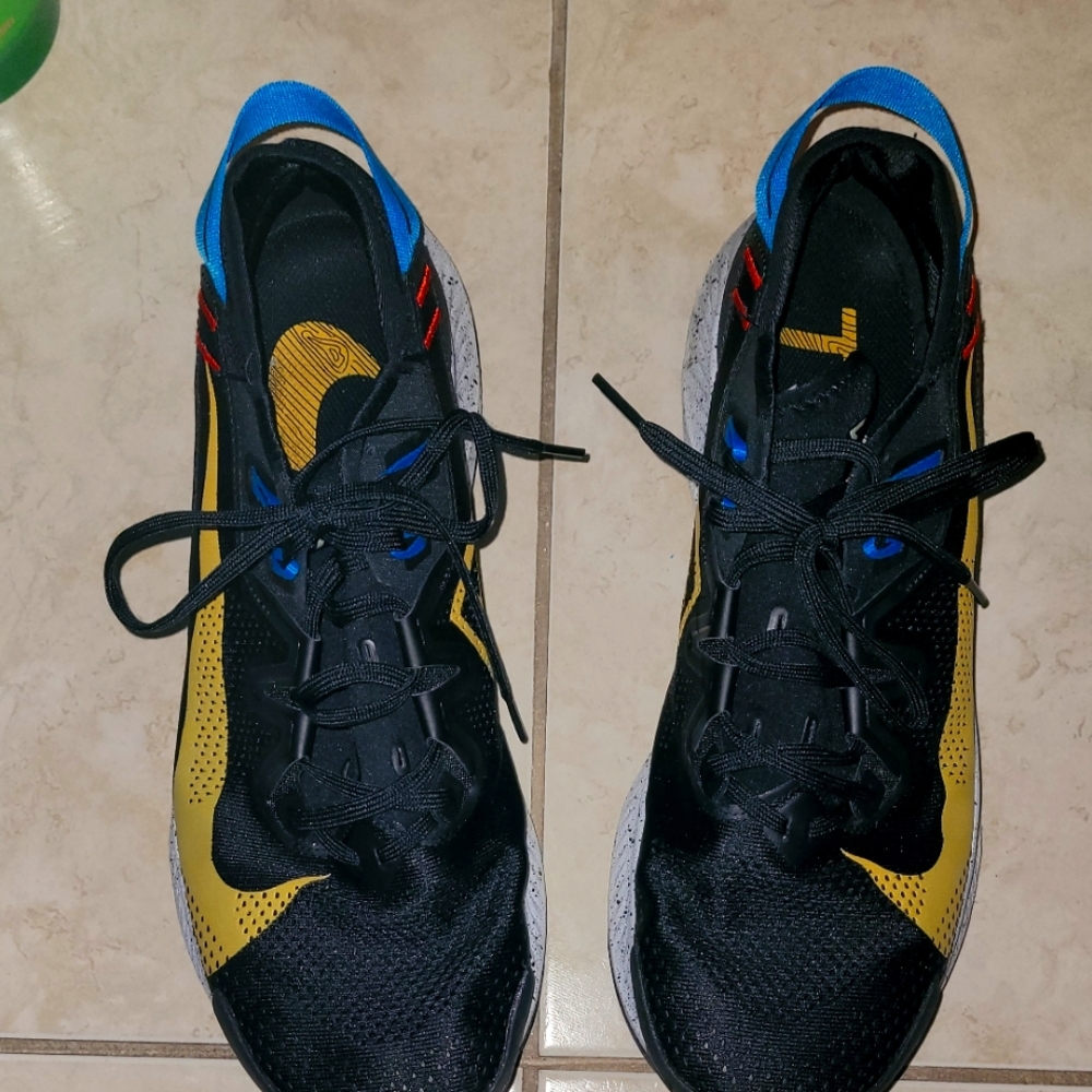 NIKE TRAIL